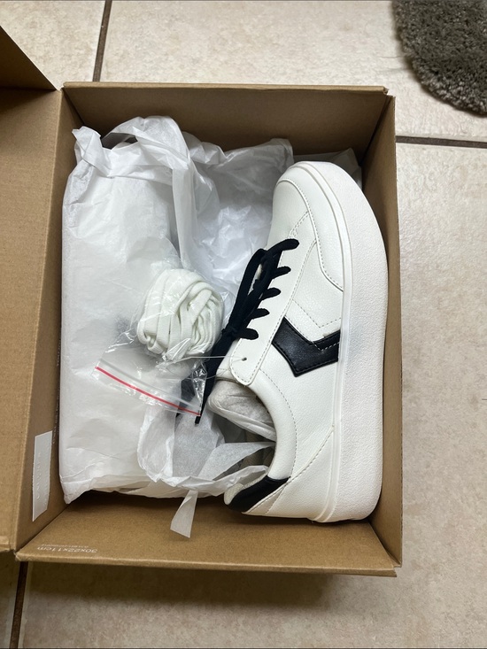 Dr. Scholl's Shoes - Dr. Scholl's White Low-Top Sneakers with Black Laces